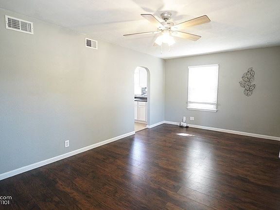 4th image of 1031 S Eddy St