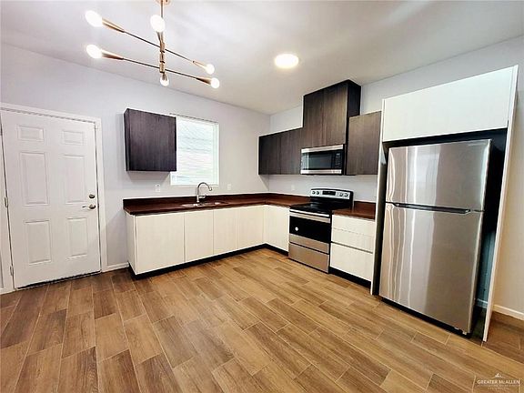 5th image of 3405 Frio Ave #1