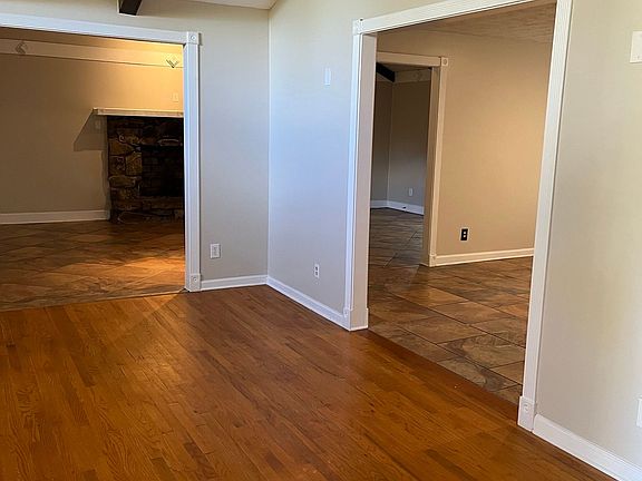 3rd image of 3047 Wendmead Pl