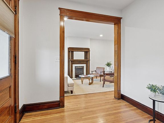 4th image of 1009 W 14th Ave #0