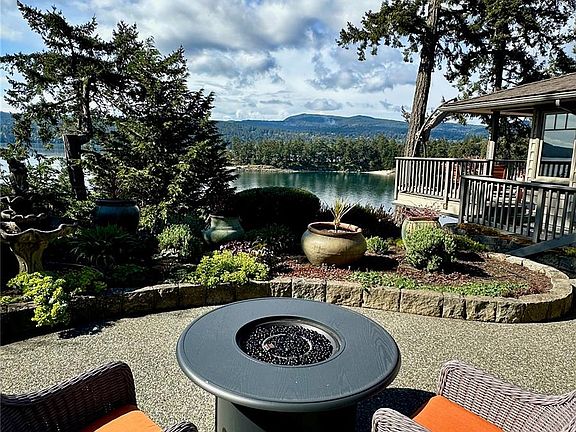 5th image of 220 Scott Point Dr