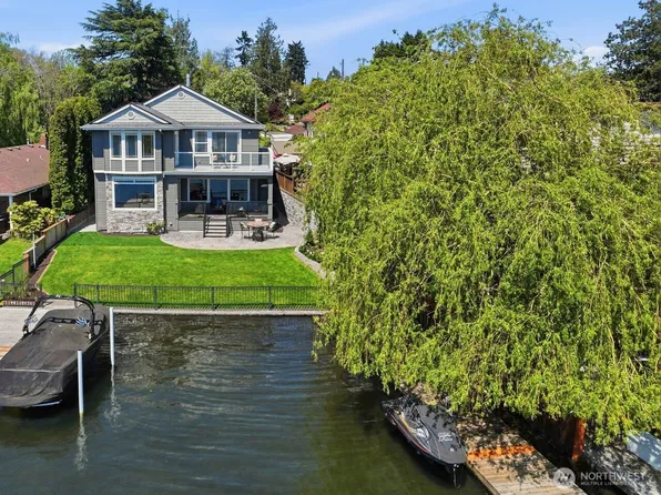 8696 Island Drive S, Seattle, WA 98118