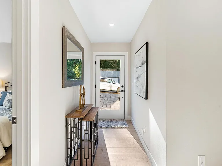 7150 47th Ave SW — Photo 5