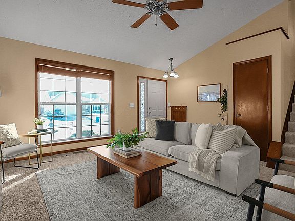 4th image of 9136 Longstone Dr