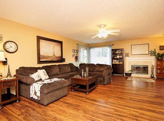 3rd image of 4321 N Shore Dr