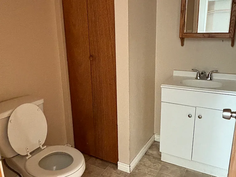 1002 Gurley Ave — Photo 3