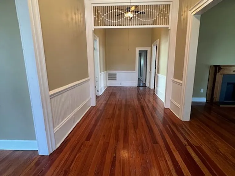 217 White Oak St — Photo 2
