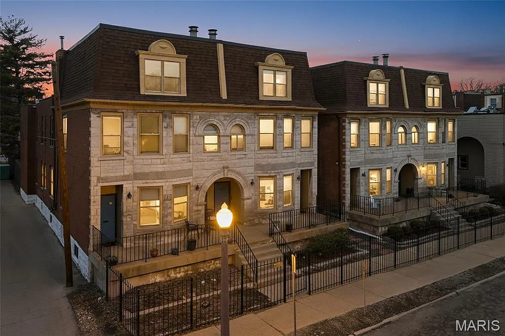 327 N Boyle Ave photo 1