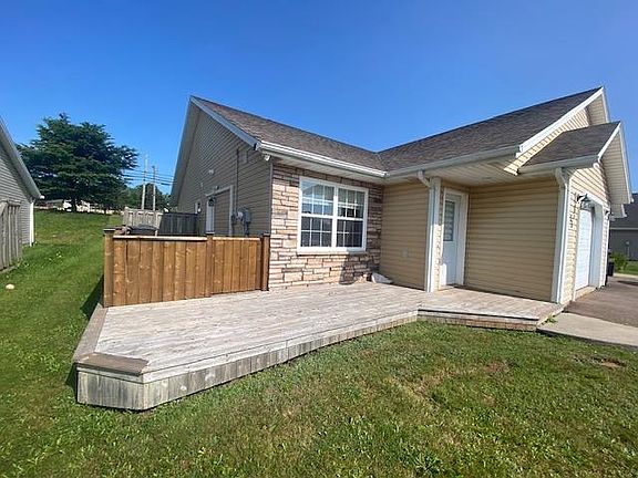 4th image of 35 Parkman Dr