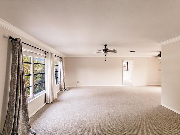 4th image of 301 Caloosa Estates Dr