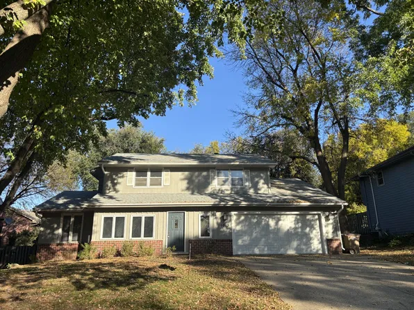 1013 45th St, West Des Moines, IA 50266