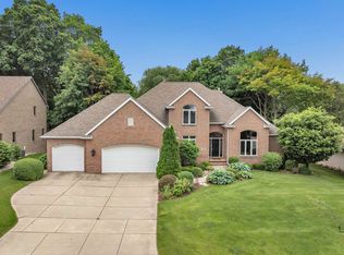 1395 Sonata Ct, Green Bay, WI 54311