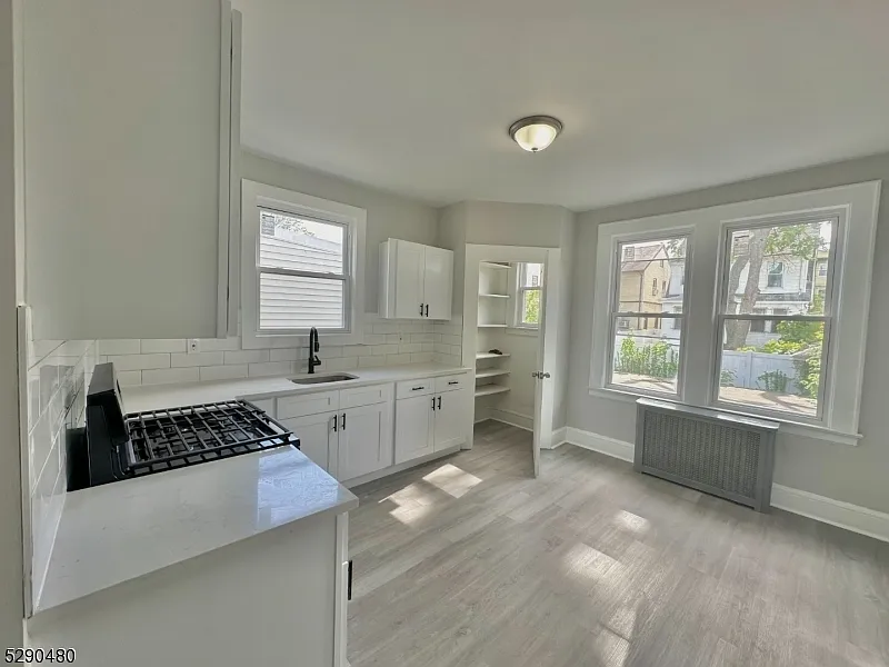 48-50 Cedar Ave #1