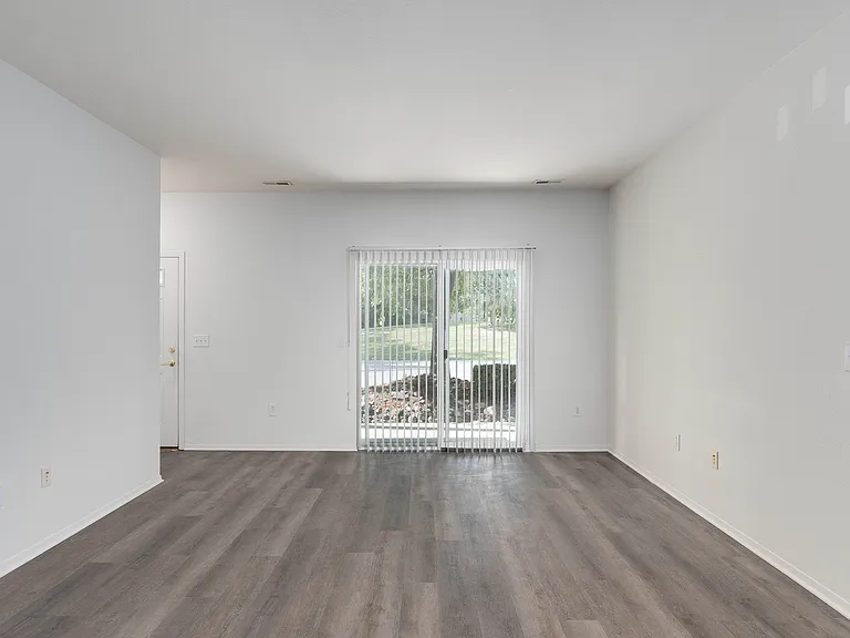Summerhill Estates Apartments — Photo 8