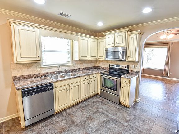 5th image of 4639 Smithfield Dr