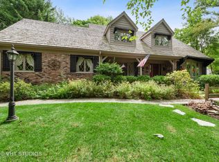 129 Grove Ln, Barrington, IL 60010