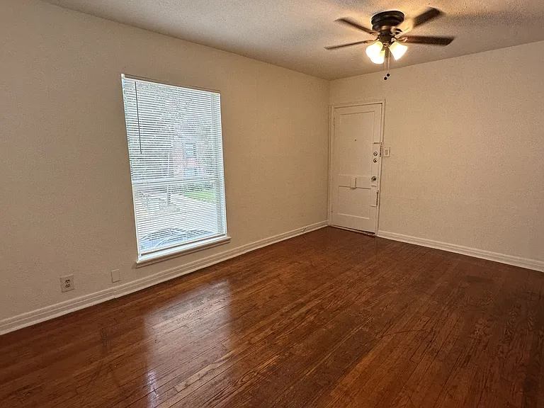 1842 W Main St #3 — Photo 9