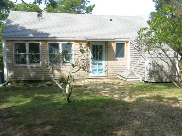119 Old Thumb Point Rd, West Tisbury, MA 02575
