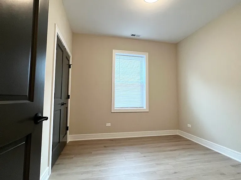 4934 S Champlain Ave #3 — Photo 6
