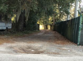 903 Market St, Darien, GA 31305