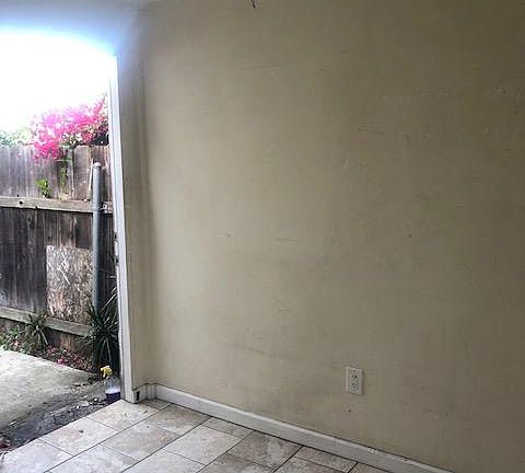 4th image of 2938 Leonard St