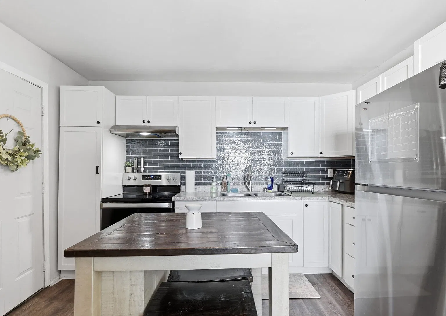 3 bed, 1.0 bath, 925 sqft, $1,595 — Photo 4