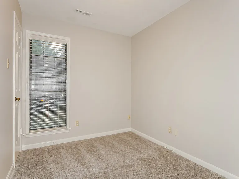2590 Laurelcrest Dr — Photo 12