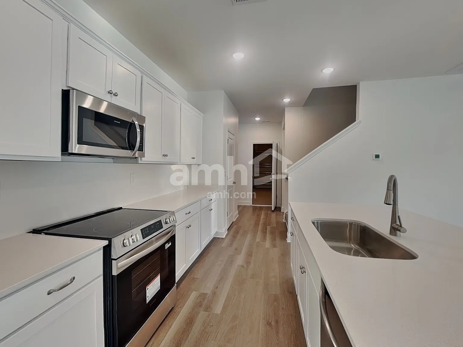 5 bed, 3.0 bath, 2513 sqft, $2,895 — Photo 4