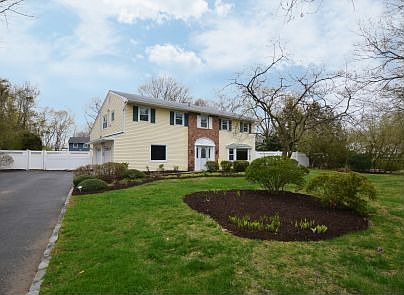 3rd image of 12 Mansfield Ln