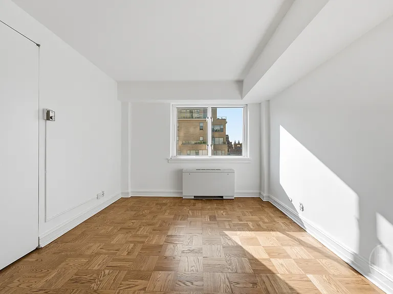 200 E 71st St #19C — Photo 10