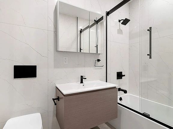 5th image of 385 Van Brunt St #2