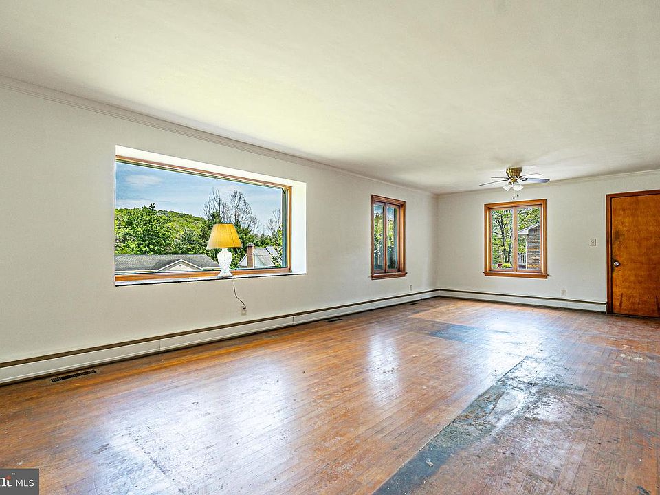7th image of 1249 Braddock Rd