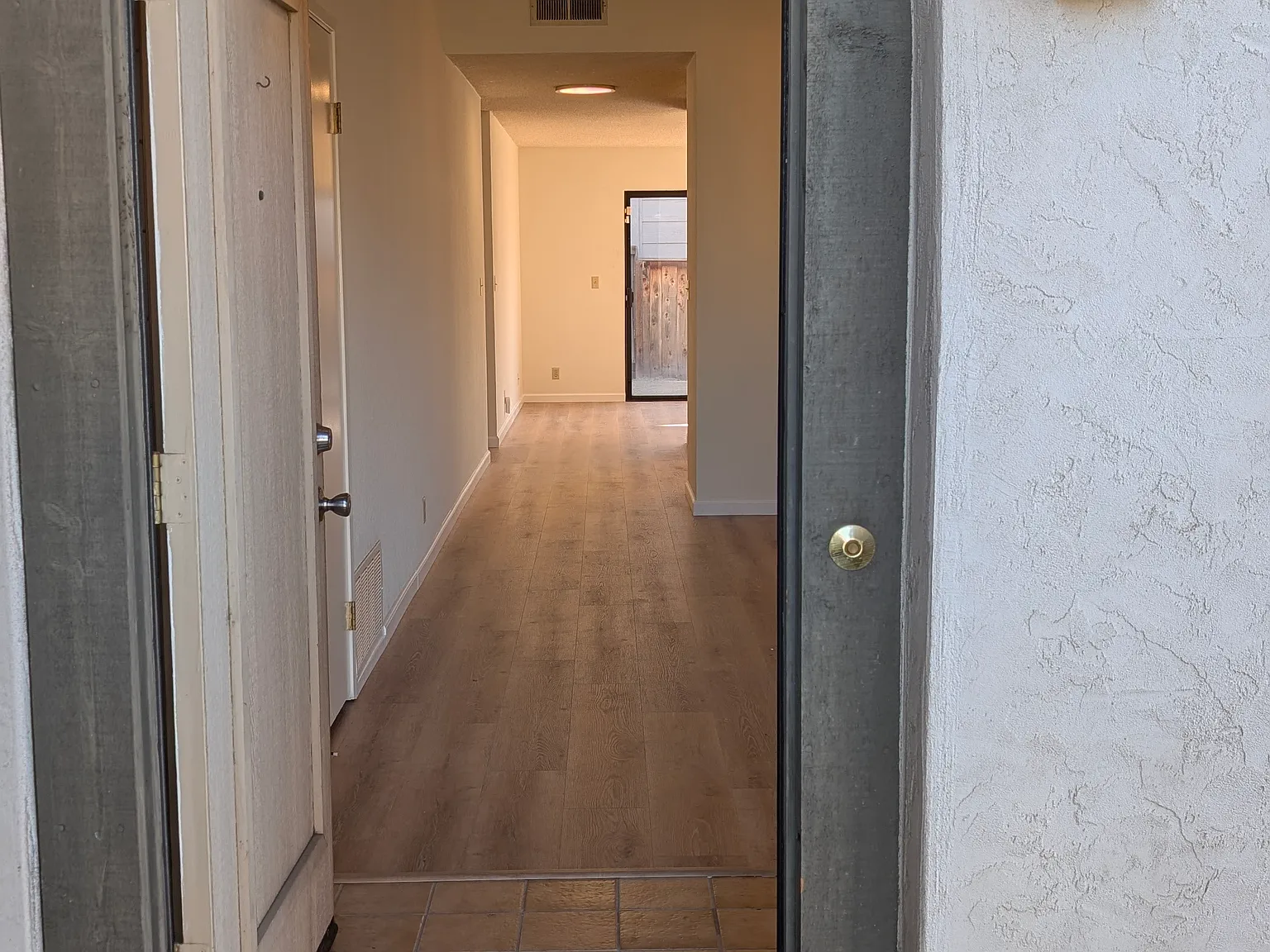 3 bed, 1385 sqft, $3,750 — Photo 2