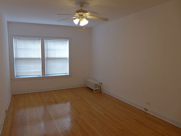 3rd image of 3955 N Lamon Ave APT 304