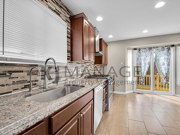 3rd image of 41563 Strawberry Ct
