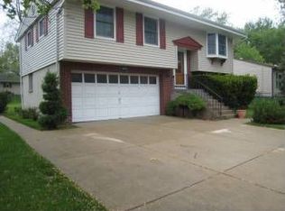 323 E Streamwood Blvd, Streamwood, IL
