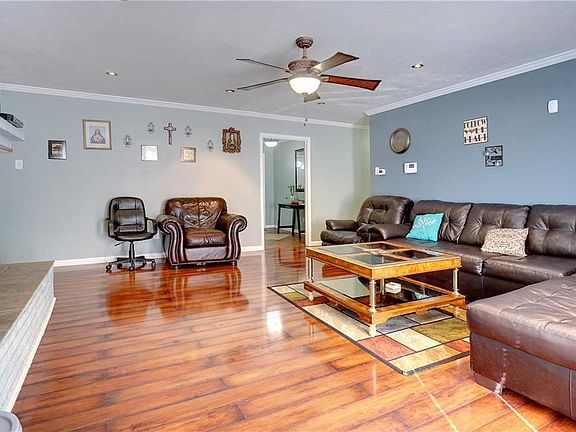 4th image of 163 Victorian Dr
