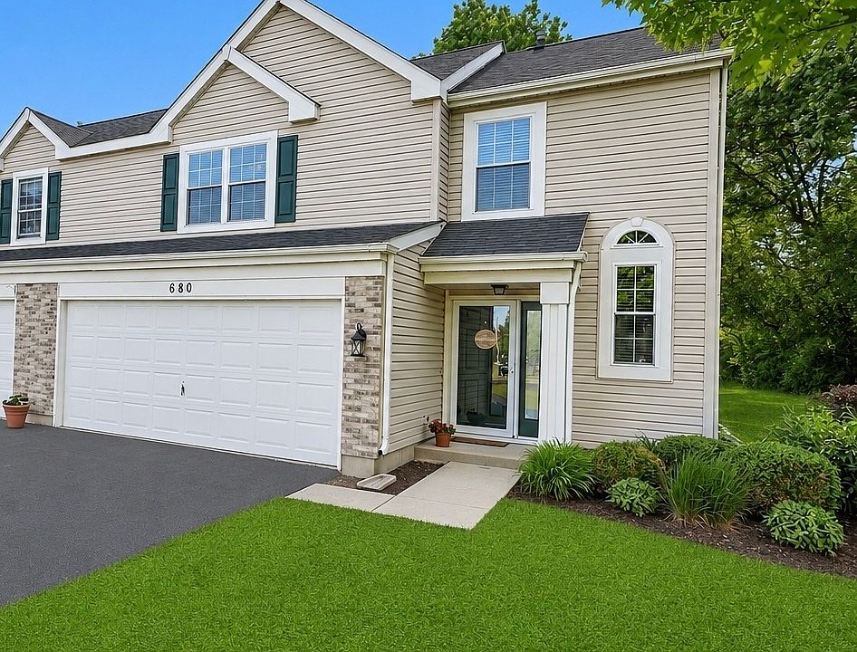 1st image of 680 Savannah Ln