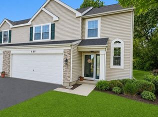 680 Savannah Ln, Crystal Lake, IL 60014