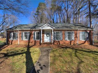 901 Winter Wood Dr, Matthews, NC 28105