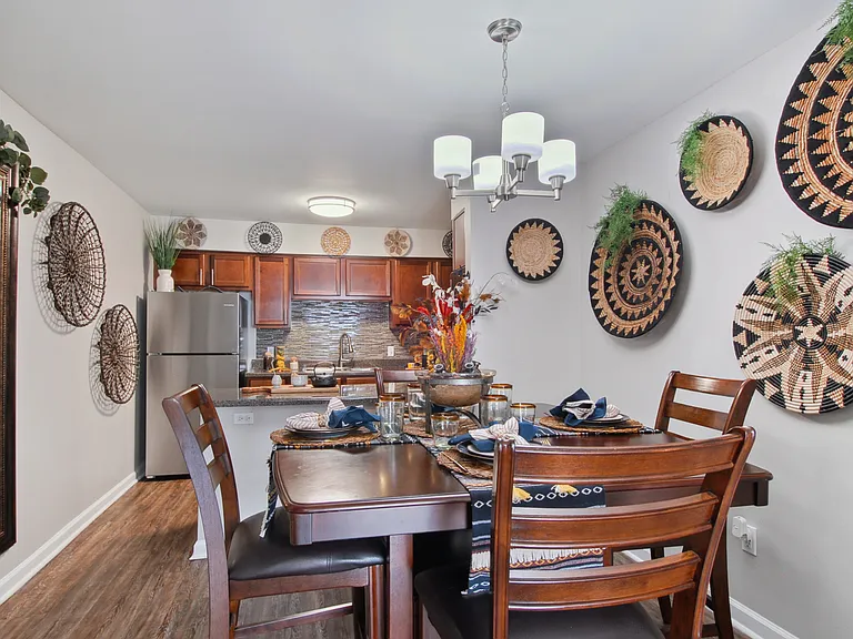 Emerald Pointe Apartment Homes — Photo 1