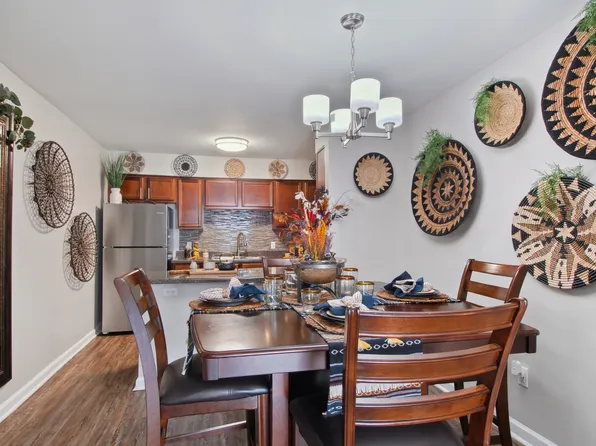 Emerald Pointe Apartment Homes