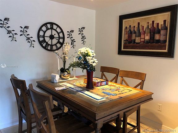 Charming Dining Area