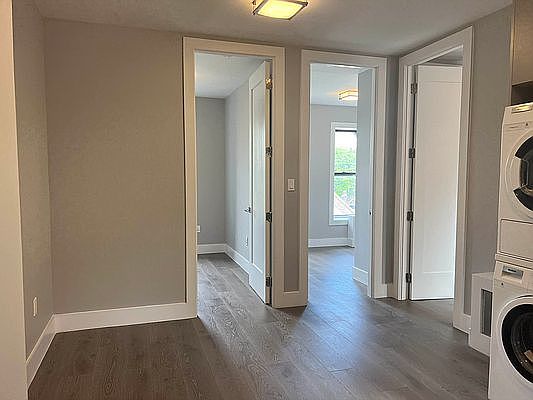 3rd image of 228 E 116th St