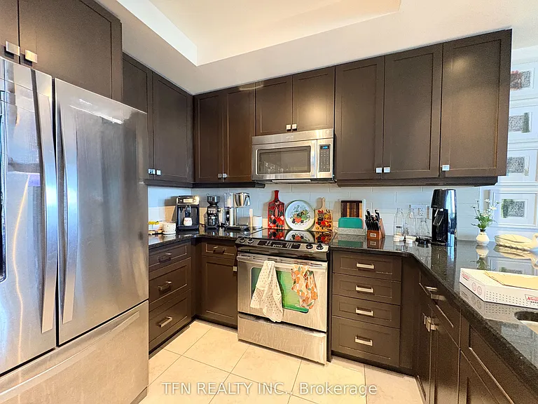 160 Macdonell St #1508 — Photo 6