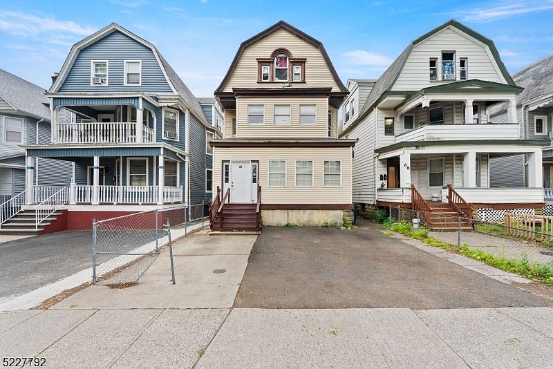 1st image of 66 Sanford St #3