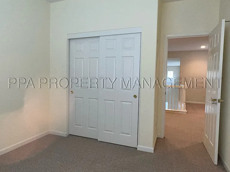 132 Shea Ct — Photo 32