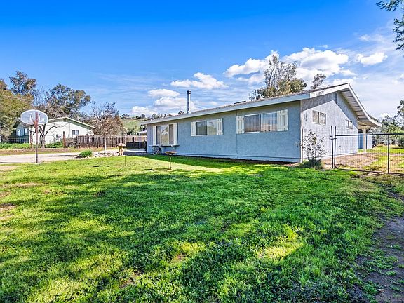 4th image of 2040 San Diego Ave