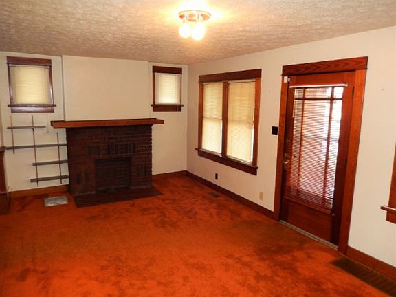 2nd image of 432 E Siebenthaler Ave