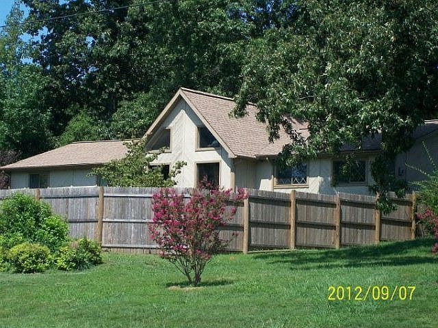 1st image of 606 Seminole Dr
